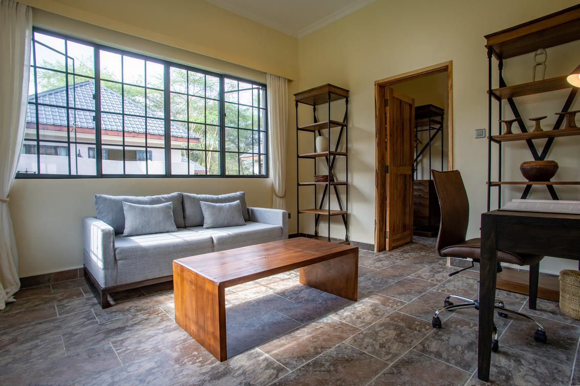 Hamerkop House by Lemala Sitting Area in Room with Desk & Chair