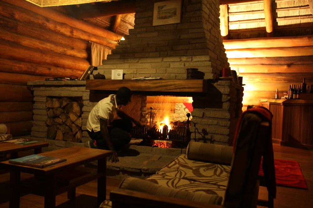 Kyaninga Lodge Lounge at Night