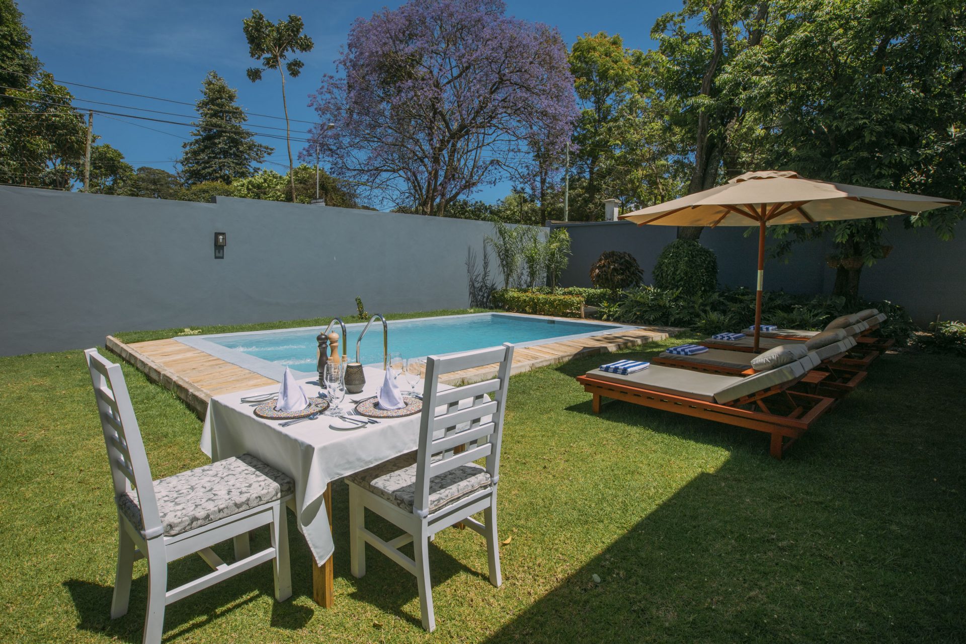 Villa Maua Pool Side Dining Set-up